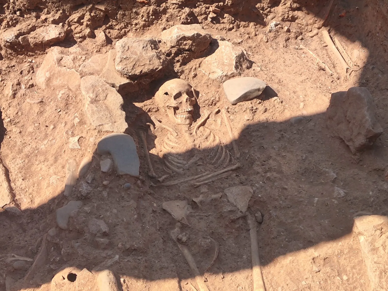 Foto 11 - Las excavaciones en los Arcos de San Juan de Duero dejan al descubierto varios enterramientos y un sorprendente pozo