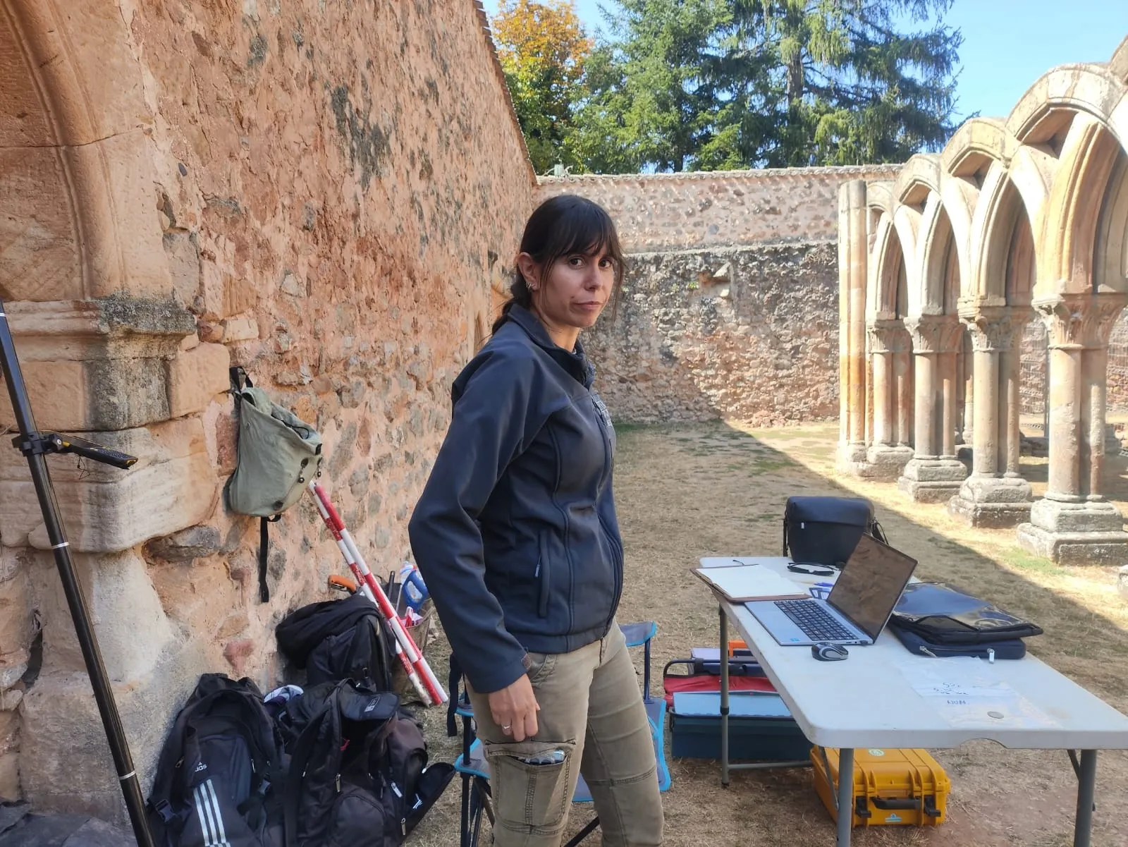 Foto 8 - Las excavaciones en los Arcos de San Juan de Duero dejan al descubierto varios enterramientos y un sorprendente pozo