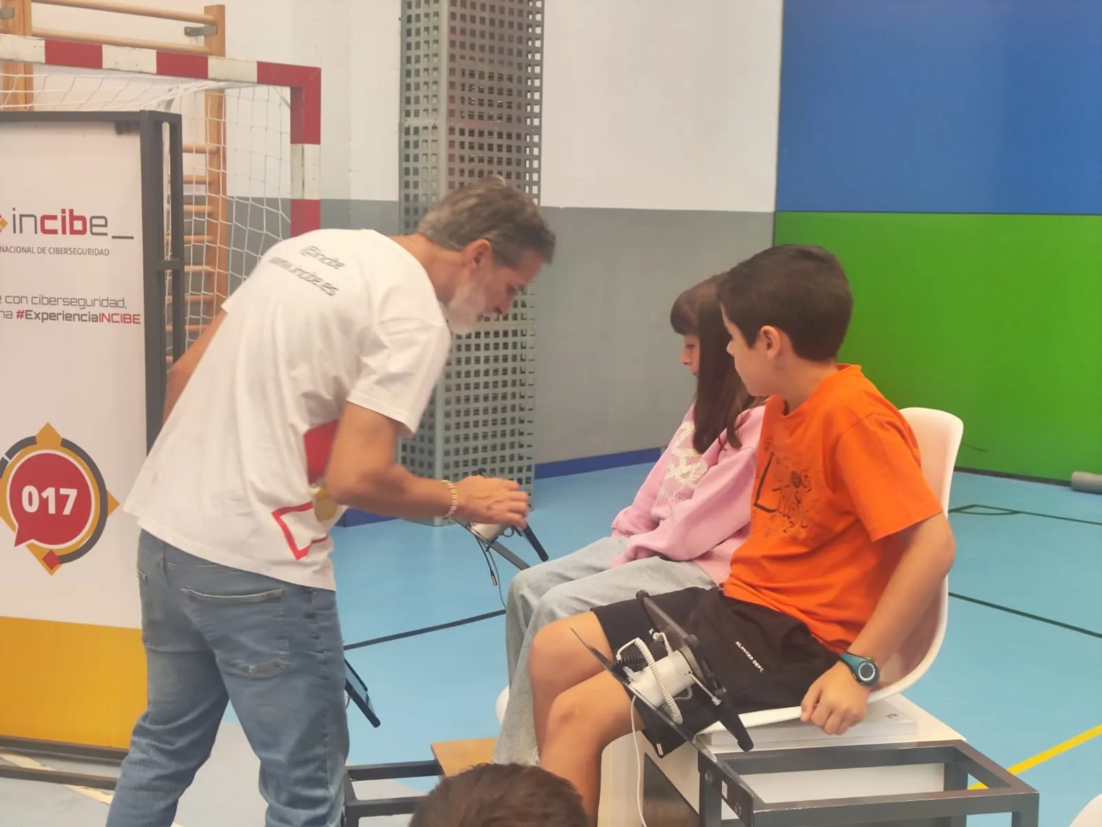 Foto 9 - Juegos, talleres y un tel&eacute;fono de ayuda: as&iacute; es el evento gratuito de ciberseguridad que acoge La Juventud