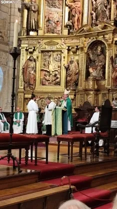 Una imagen de la eucaristía que servía de despedida del obispo en la capital soriana este sábado en la concatedral. /SN