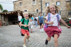 La familia Acasandre vive en Gallinero y tiene once hijos 