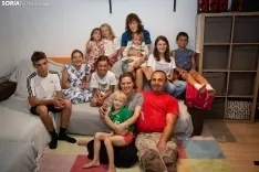 La familia Acasandre vive en Gallinero y tiene once hijos 