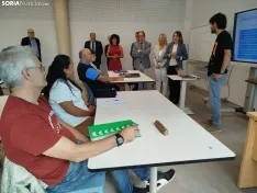 Rocío Lucas visita la ampliación del CIFP Pico Frentes. 