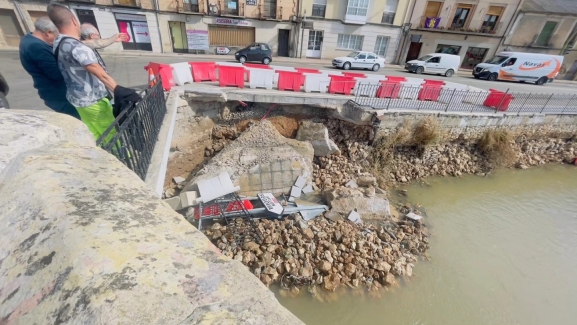 Continúan los derrumbes y las discrepancias en San Esteban: el alcalde insiste en que necesitan otro puente y Subdelegación les acusa de difundir bulos 