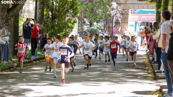 En fotos | Los más pequeños también se animan a quemar zapatilla en la carrera infantil de la Media Maratón de Soria 2025