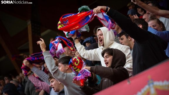 Fotos: Éxtasis de alegría en Los Pajaritos con el gol del Numancia en el añadido