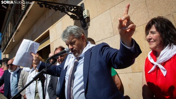 En fotos: Pregonero y damas animan a los durolenses a disfrutar de sus fiestas