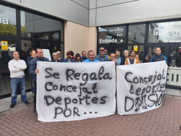 Los trabajadores de las instalaciones deportivas municipales: Te llaman a las 2 para entrar a las 3