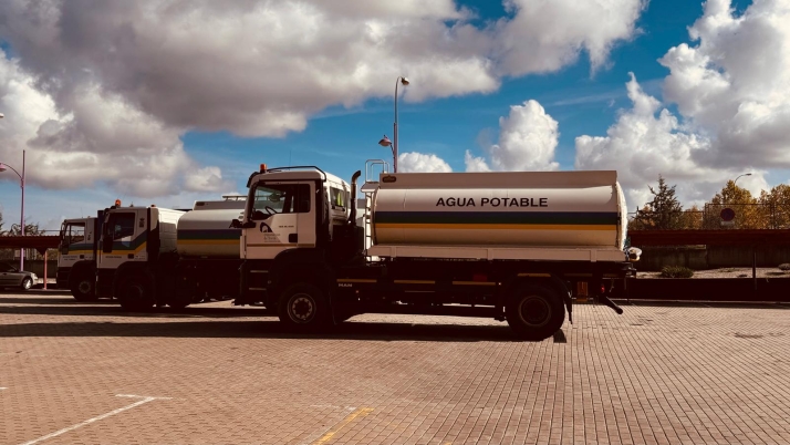 El reparto de agua en cisternas en Soria cae un 55% este año a pesar de las averías