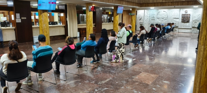 Vox denuncia &quot;colas interminables&quot; y retrasos en el Ayuntamiento por m&aacute;s de 20 plazas sin con