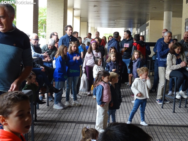 Una imagen del tiempo de vermú en Los Royales este domingo. /PC