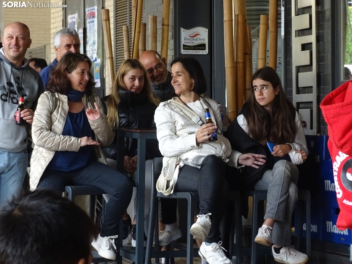 Una imagen del tiempo de vermú en Los Royales este domingo. /PC