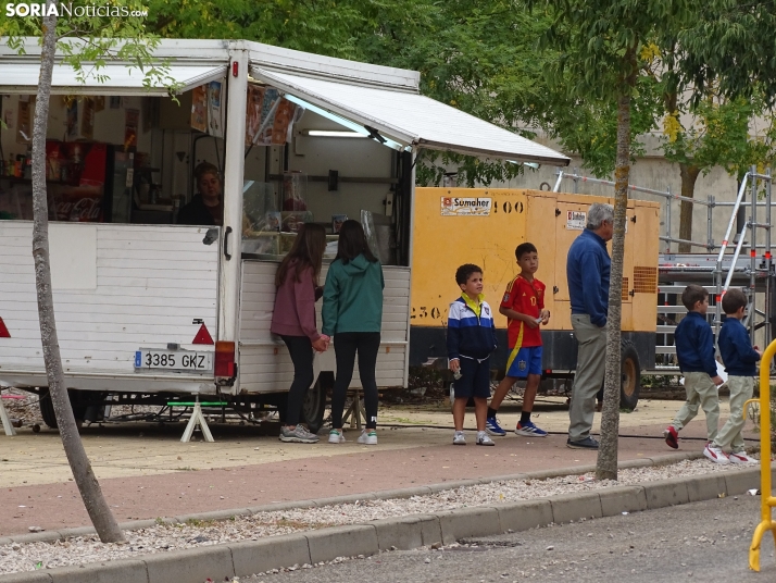 Una imagen del tiempo de vermú en Los Royales este domingo. /PC