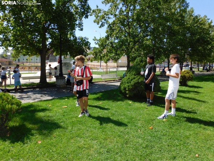 Fotos: Los Pajaritos contin&uacute;an con sus fiestas con los gigantes y los cabezudos