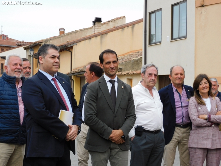 EN FOTOS | Con mucha ilusi&oacute;n, los vecinos de Berlanga ven como su pueblo ya es uno de Los pueblos m&aac