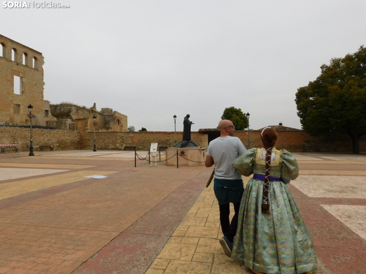 EN FOTOS | Con mucha ilusi&oacute;n, los vecinos de Berlanga ven como su pueblo ya es uno de Los pueblos m&aac