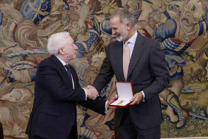 El Rey Felipe VI recibe la Medalla de Honor del Consejo de C&aacute;maras