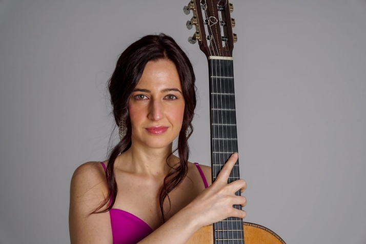 Elena Ortega, la guitarrista soriana que hace historia en Estados Unidos: Es complicado vivir solo de dar conciertos