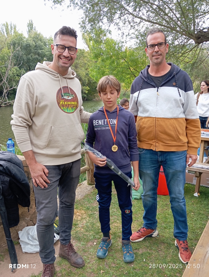 Fotos: Las j&oacute;venes promesas del mundo de la pesca se dan cita en el r&iacute;o Duero