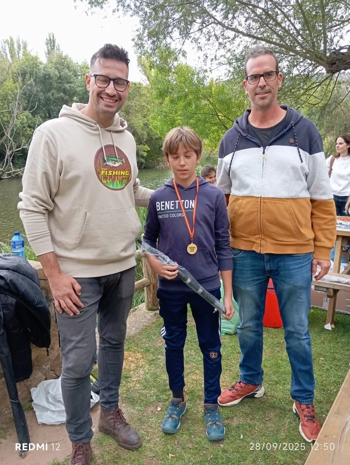 Fotos: Las j&oacute;venes promesas del mundo de la pesca se dan cita en el r&iacute;o Duero