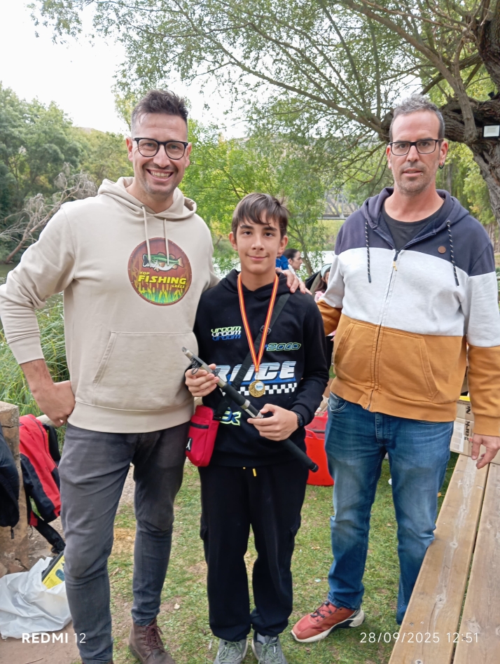 Fotos: Las j&oacute;venes promesas del mundo de la pesca se dan cita en el r&iacute;o Duero