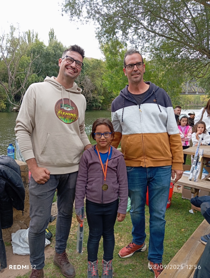 Fotos: Las j&oacute;venes promesas del mundo de la pesca se dan cita en el r&iacute;o Duero