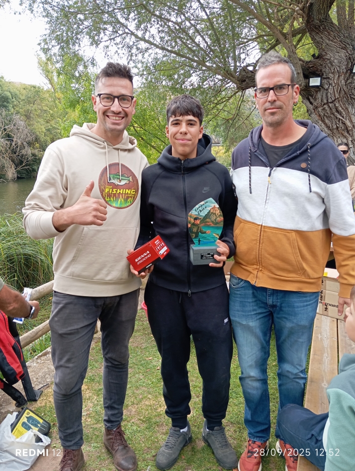 Fotos: Las j&oacute;venes promesas del mundo de la pesca se dan cita en el r&iacute;o Duero