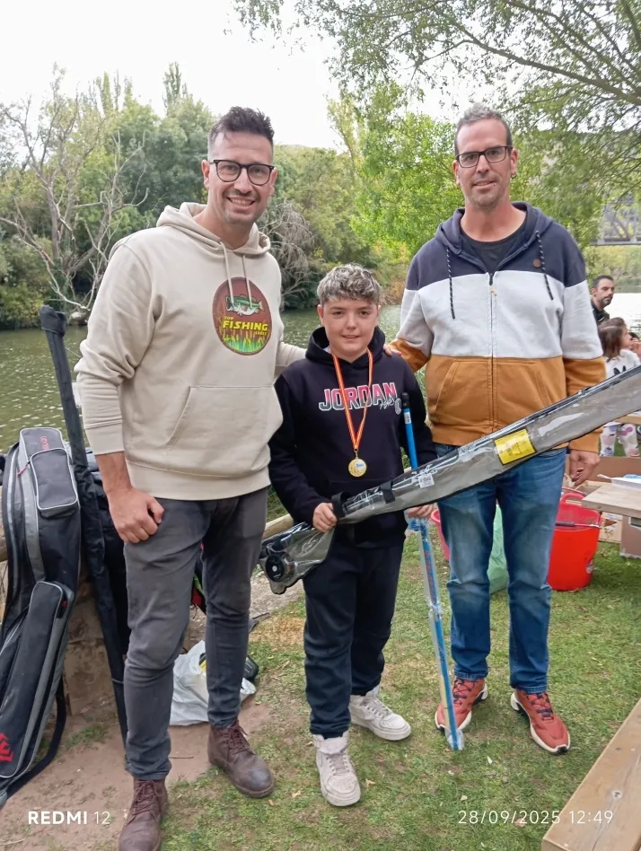 Fotos: Las j&oacute;venes promesas del mundo de la pesca se dan cita en el r&iacute;o Duero