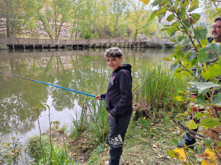Fotos: Las j&oacute;venes promesas del mundo de la pesca se dan cita en el r&iacute;o Duero