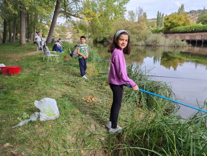 Fotos: Las j&oacute;venes promesas del mundo de la pesca se dan cita en el r&iacute;o Duero