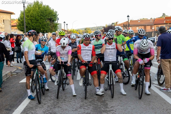 Ciclismo senior San Leonardo 2025./ Viksar Fotografía