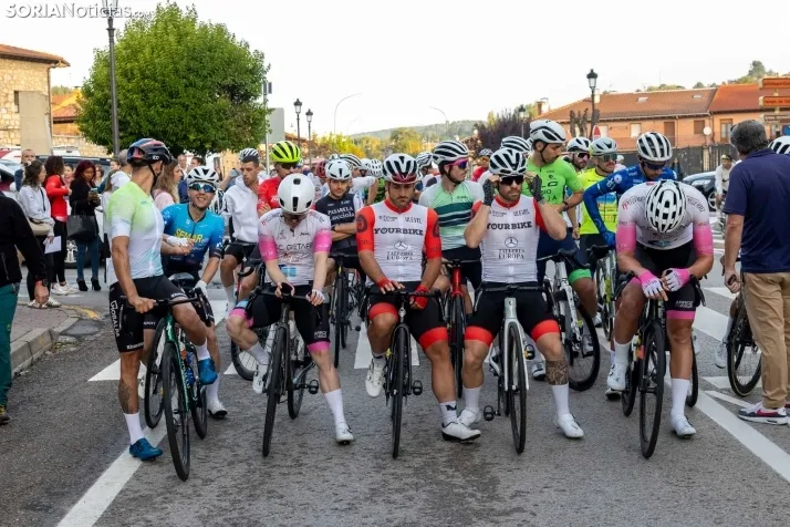Ciclismo senior San Leonardo 2025./ Viksar Fotografía