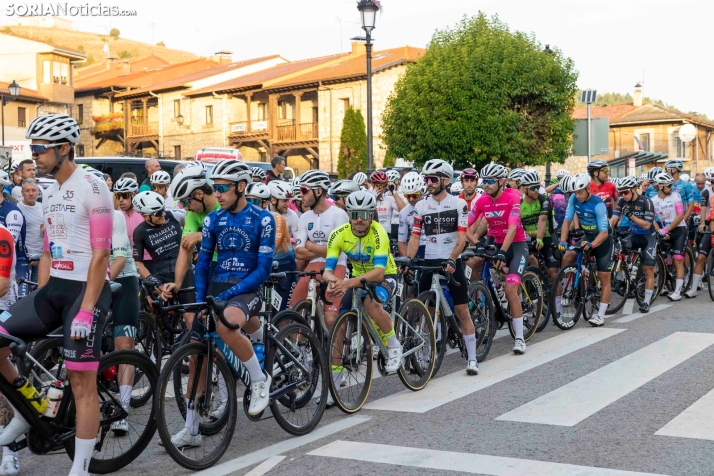 Ciclismo senior San Leonardo 2025./ Viksar Fotografía