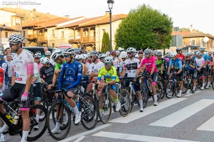 Ciclismo senior San Leonardo 2025./ Viksar Fotografía