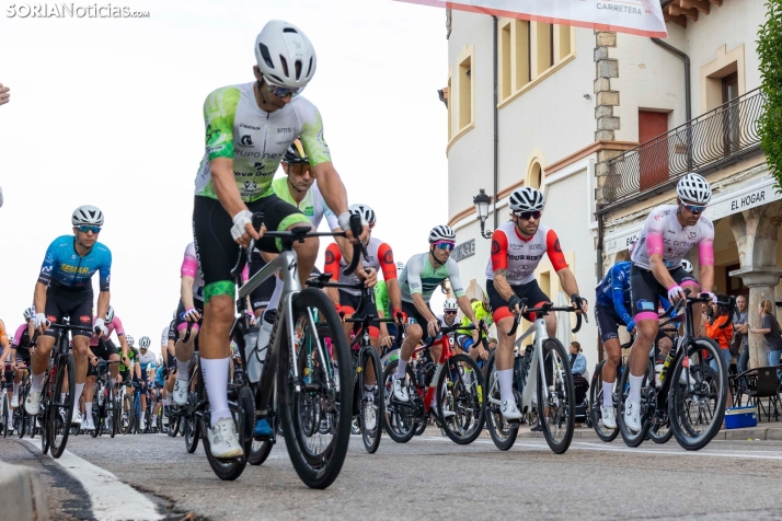 Ciclismo senior San Leonardo 2025./ Viksar Fotografía