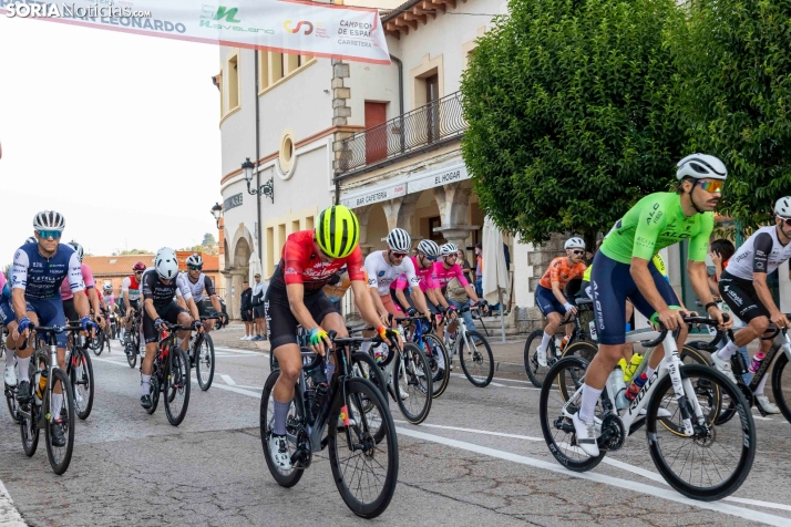 Ciclismo senior San Leonardo 2025./ Viksar Fotografía