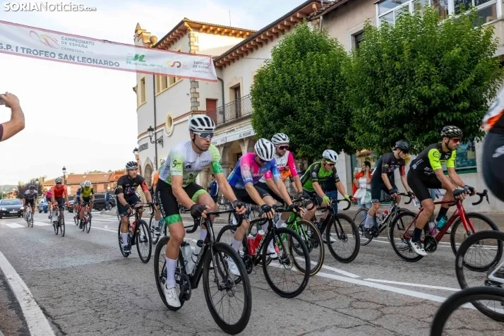 Ciclismo senior San Leonardo 2025./ Viksar Fotografía