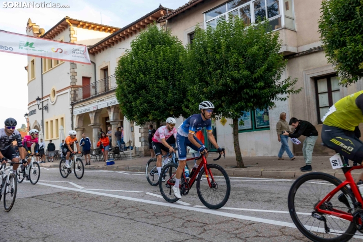 Ciclismo senior San Leonardo 2025./ Viksar Fotografía