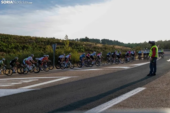 Ciclismo senior San Leonardo 2025./ Viksar Fotografía