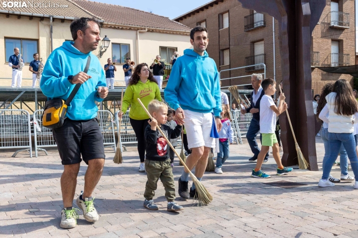 Baile de la Escoba, Osma 2025./ Viksar Fotografía
