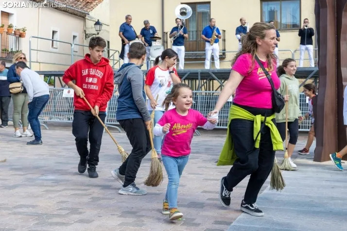 Baile de la Escoba, Osma 2025./ Viksar Fotografía
