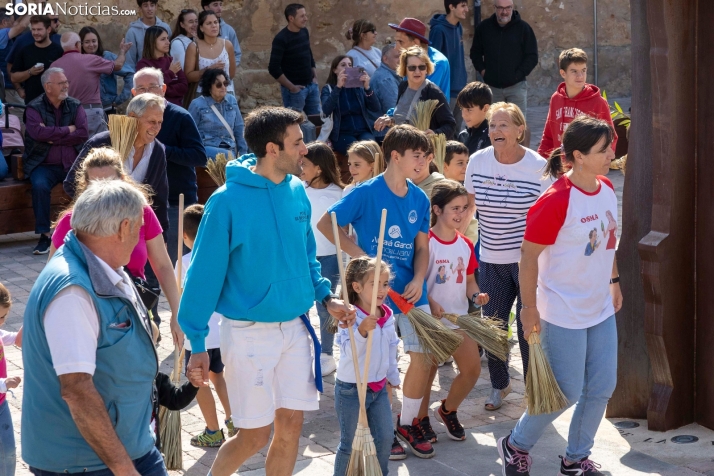 Baile de la Escoba, Osma 2025./ Viksar Fotografía