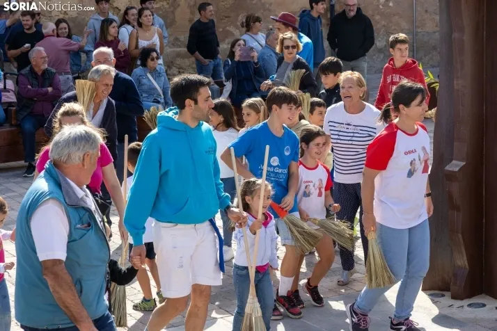 Baile de la Escoba, Osma 2025./ Viksar Fotografía