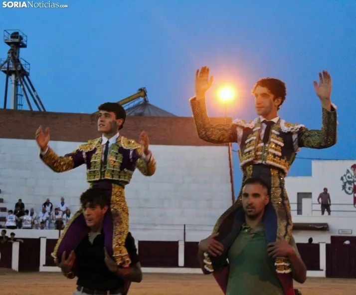 Fotos: La corrida de toros de Almaz&aacute;n acaba con la puerta grande de V&iacute;ctor Hern&aacute;ndez y Ja