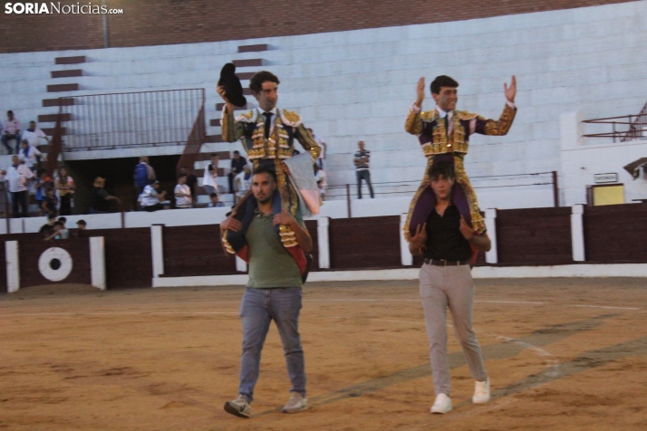 Fotos: La corrida de toros de Almaz&aacute;n acaba con la puerta grande de V&iacute;ctor Hern&aacute;ndez y Ja