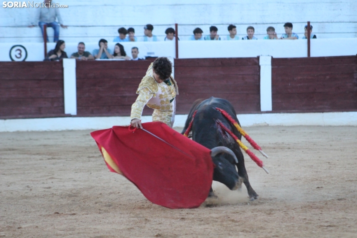 Fotos: La corrida de toros de Almaz&aacute;n acaba con la puerta grande de V&iacute;ctor Hern&aacute;ndez y Ja