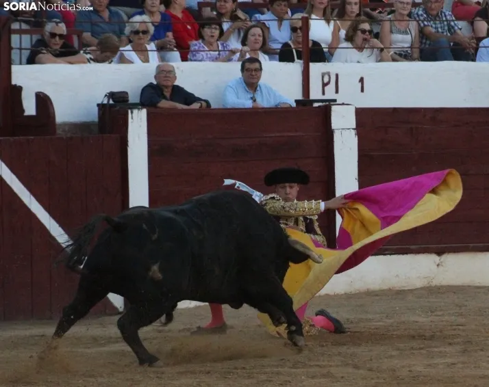 Fotos: La corrida de toros de Almaz&aacute;n acaba con la puerta grande de V&iacute;ctor Hern&aacute;ndez y Ja
