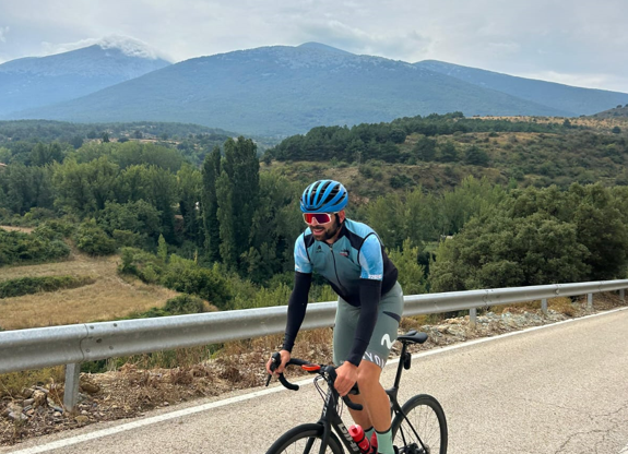 Recorrer todos los pueblos de Soria en bicicleta en homenaje a su abuelo: El reto de Fernando Valdecantos