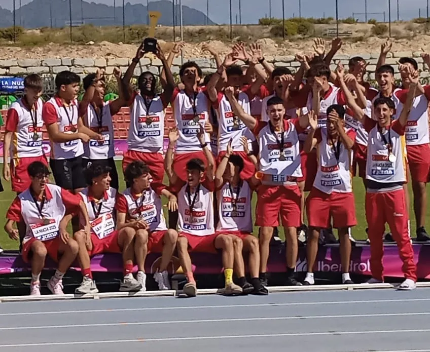 Foto 2 - Castilla y Le&oacute;n, campeona de Espa&ntilde;a de atletismo sub-16 con r&eacute;cord nacional y tres medallas sorianas