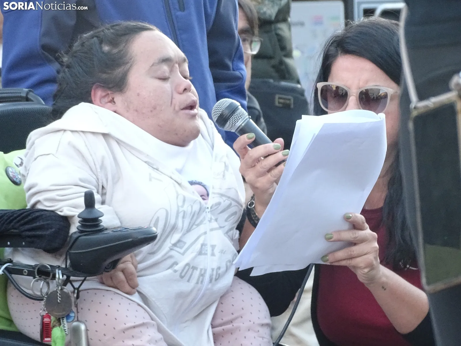 Foto 10 - CR&Oacute;NICA Y FOTOS | Una 'cacerolada' en Soria para que se oiga la voz de las personas con par&aacute;lisis cerebral